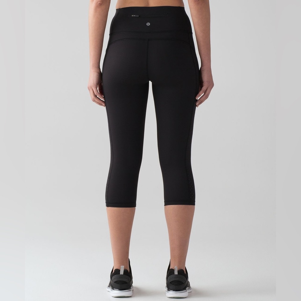 Lululemon Athletica Black Mind Over Miles Crop (17”) Leggings size 4 EUC